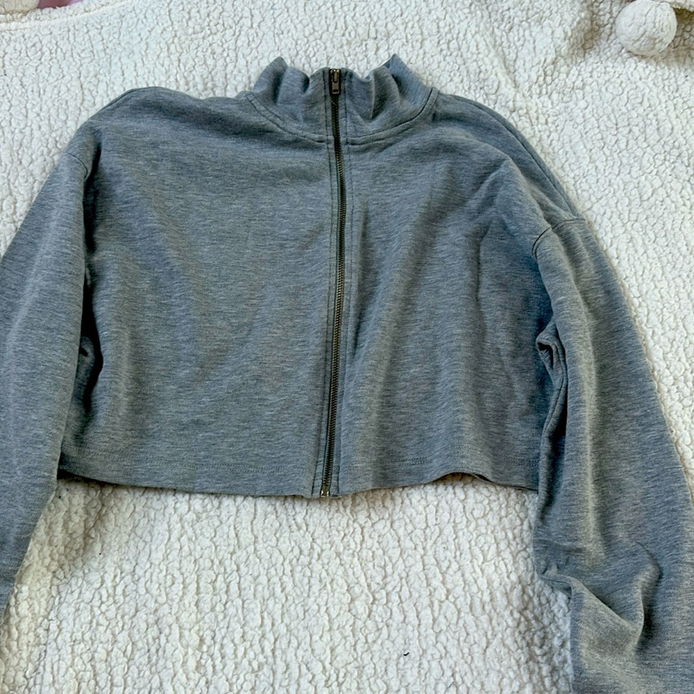 Grey cropped turtleneck zip up Size S
